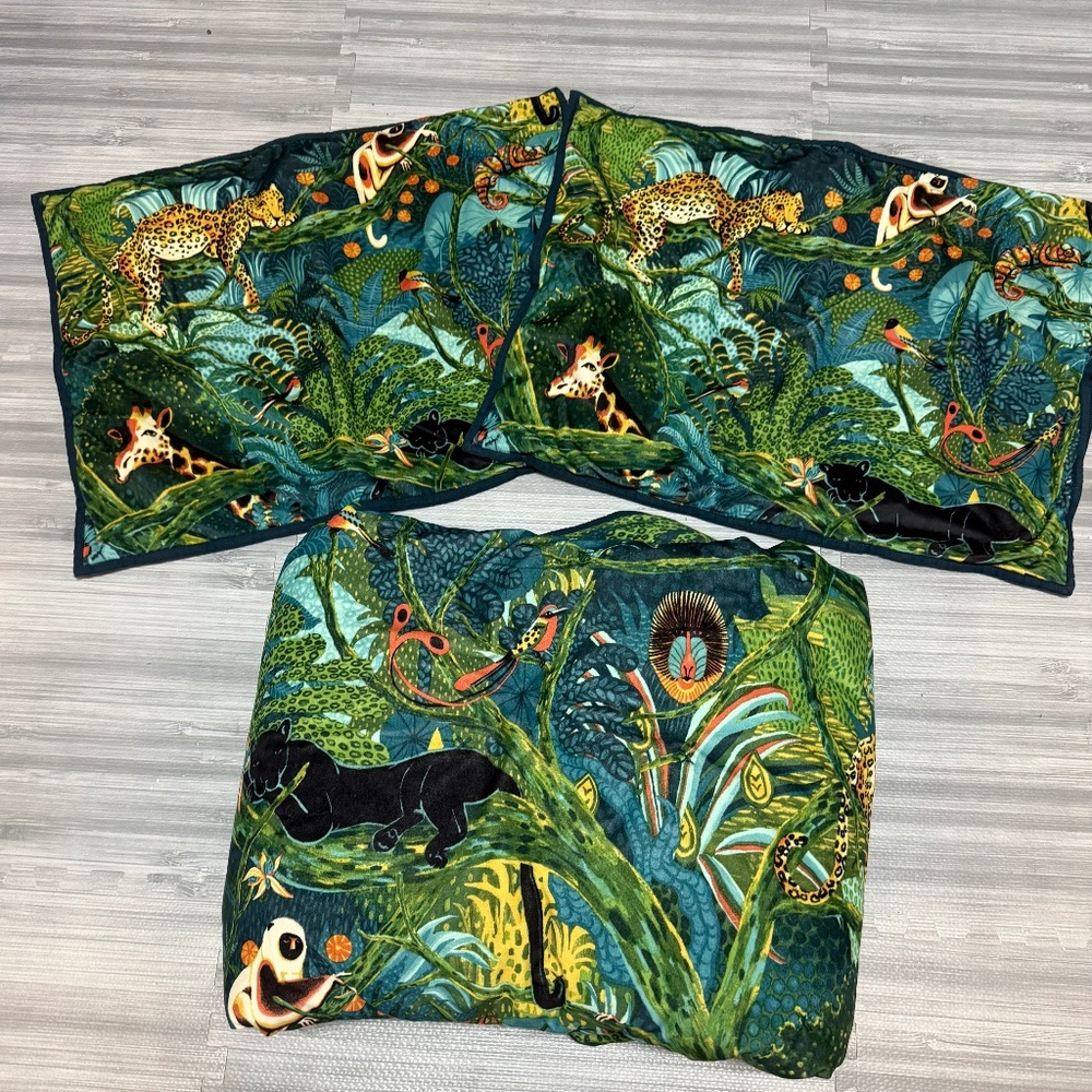 Opalhouse for Target Velvet Jugle-Print Queen-sized comforter set